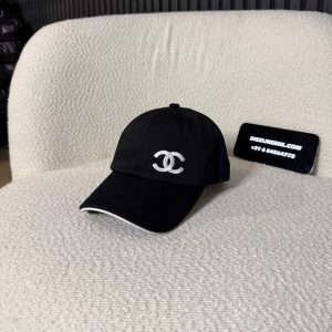 Chanel Logo Pet