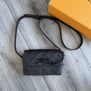 Louis Vuitton Steamer Wearable Wallet Bag