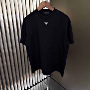 Prada Neck Logo T-Shirt Zwart