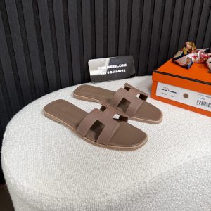 Hermes Oran Sandal Taupe